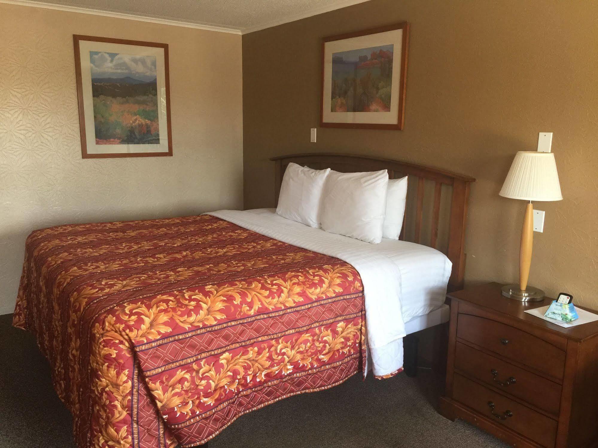 Executive Inn & Suites Beeville Экстерьер фото
