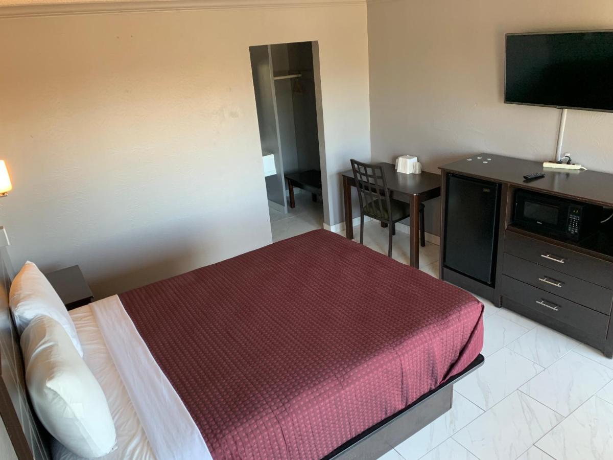 Executive Inn & Suites Beeville Экстерьер фото
